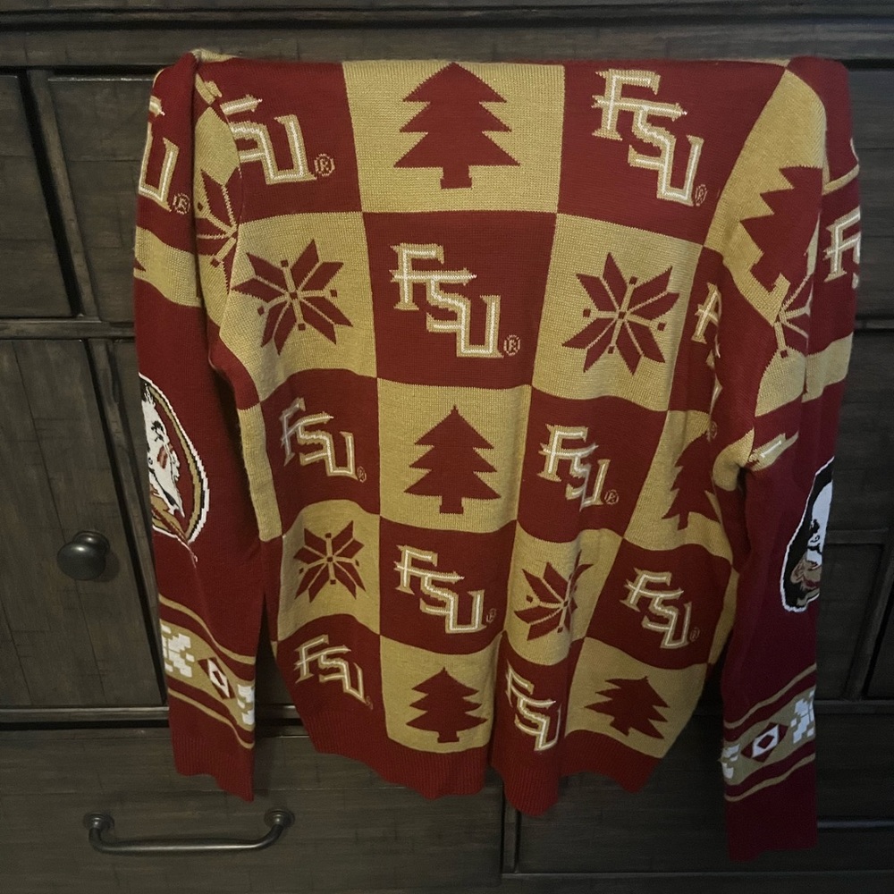 Florida State Seminoles FSU sweater size L and in excellent condition .